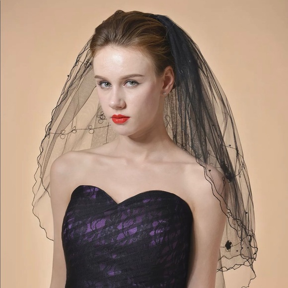 New Beautiful black 2T veil embroidered - Picture 3 of 3
